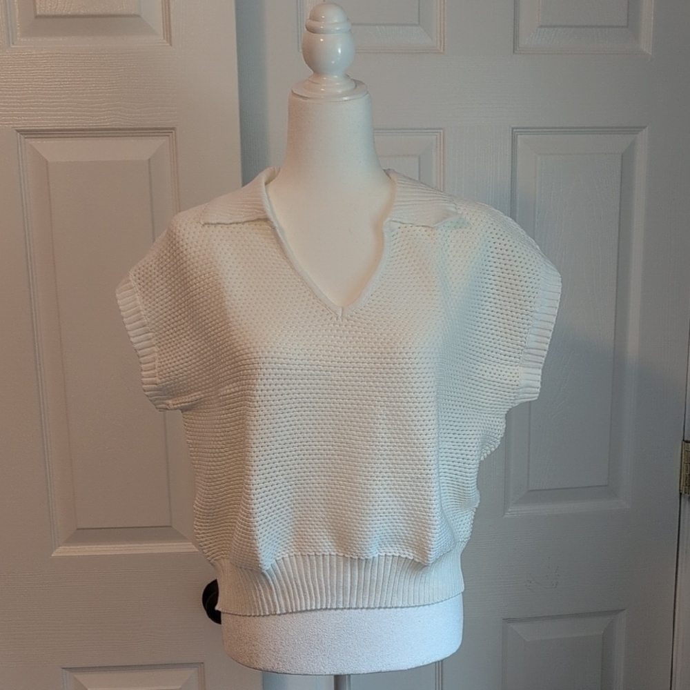 Women's White Cap Sleeve Crochet Sweater With Polo Style Collar NWT Size L